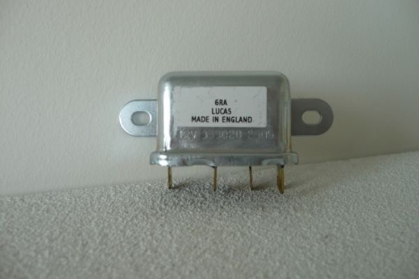 Aston Martin 022-037-0101 Relay | ML Performance US Car Parts